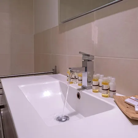 Guesthost - Porta Nuova X6 With Balcony *