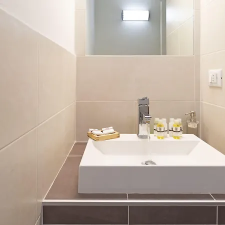 Guesthost - Porta Nuova X6 With Balcony