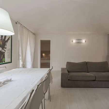 Guesthost - Porta Nuova X6 With Balcony تورينو