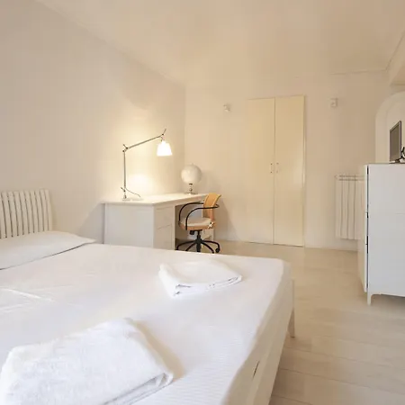 Guesthost - Porta Nuova X6 With Balcony *