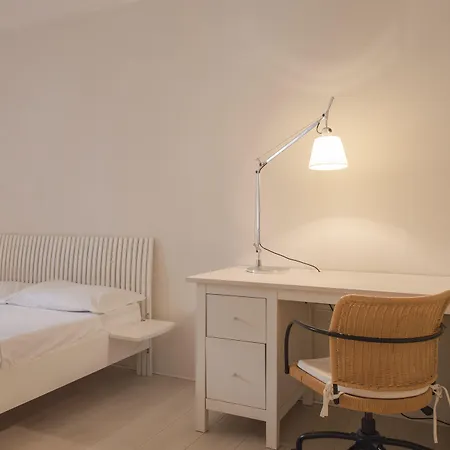 Guesthost - Porta Nuova X6 With Balcony شقة *