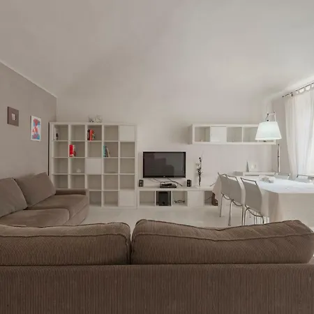 Guesthost - Porta Nuova X6 With Balcony * تورينو