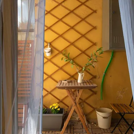 Guesthost - Porta Nuova X6 With Balcony *