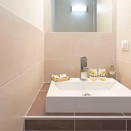 شقة Guesthost - Porta Nuova X6 With Balcony *