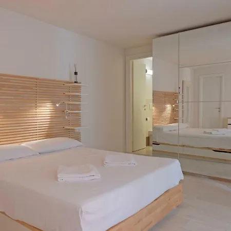 Porta Nuova X6 With Balcony *