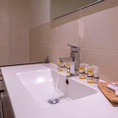 Guesthost - Porta Nuova X6 With Balcony *