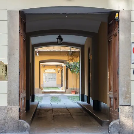Porta Nuova X6 With Balcony * Turin