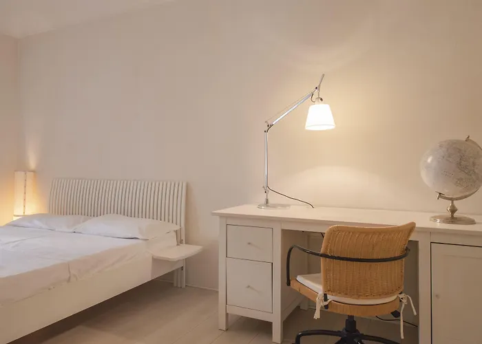 Guesthost - Porta Nuova X6 With Balcony アパート *