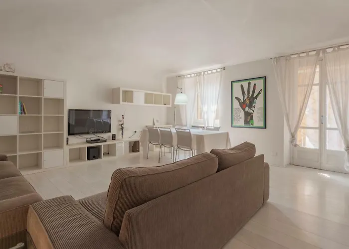 Guesthost - Porta Nuova X6 With Balcony Torino
