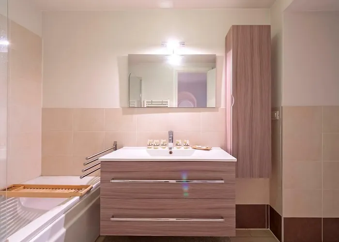 Guesthost - Porta Nuova X6 With Balcony アパート *