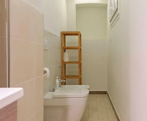 アパート Guesthost - Porta Nuova X6 With Balcony