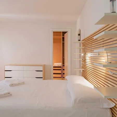 Porta Nuova X6 With Balcony