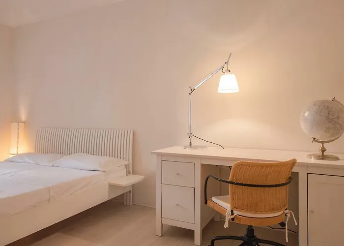 Guesthost - Porta Nuova X6 With Balcony Apartmán *